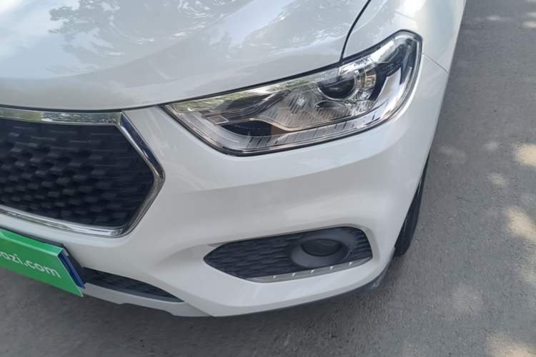 Used Haval H2 2017 Blue Label 1.5T Automatic Two-Wheel Drive Elite Model Left Front Headlight