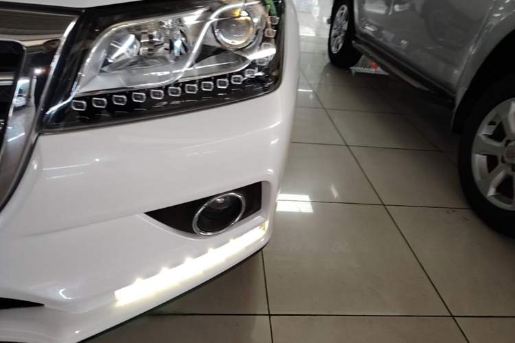 Used Haval H2 2017 Red-Label 1.5T Automatic Two-Wheel Drive Luxury Model Left Front Headlight