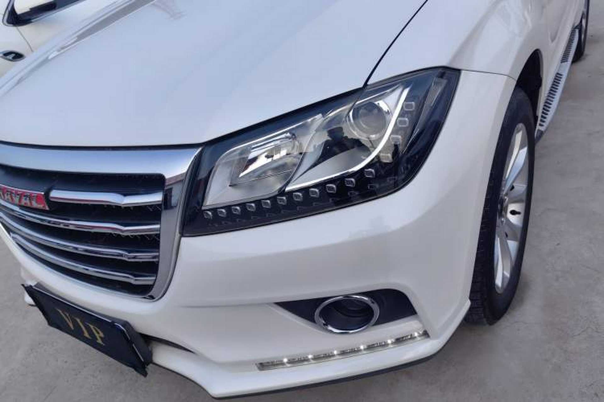 Used Haval H2 2017 Red-Label 1.5T Automatic Two-Wheel Drive Elite Model Left Front Headlight