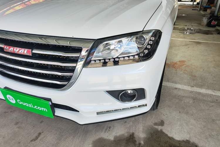 Used Haval H2 2017 Red-Label 1.5T Manual Two-Wheel-Drive Elite Model Left Front Headlight