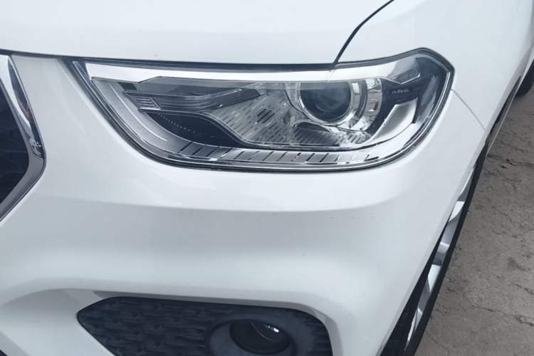 Used Haval H2 2017 Blue Label 1.5T Manual Two-Wheel Drive Luxury Model Left Front Headlight