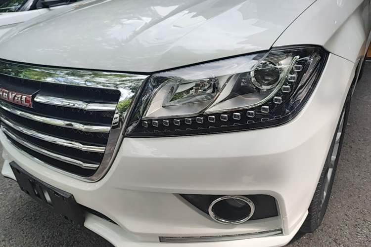 Used Haval H2 2017 Red-Label 1.5T Automatic Two-Wheel Drive Luxury Model Left Front Headlight