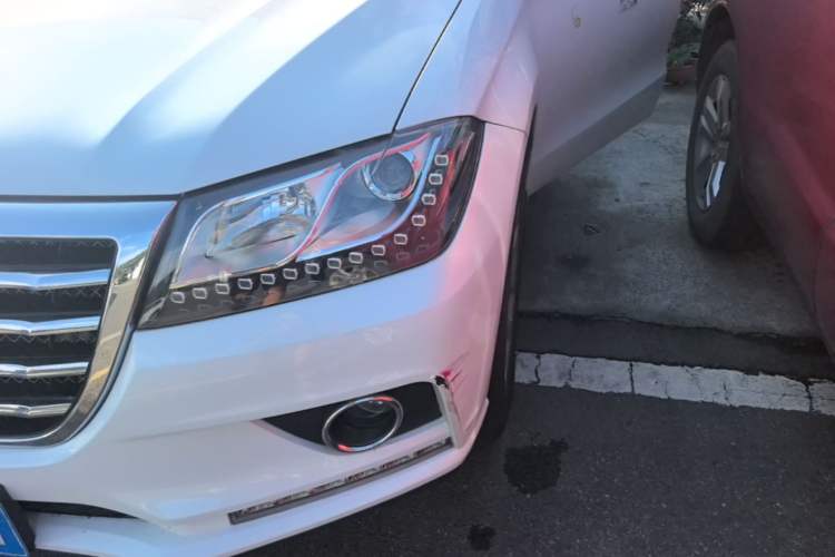 Used Haval H2 2017 Red-Label 1.5T Automatic Two-Wheel Drive Luxury Model Left Front Headlight