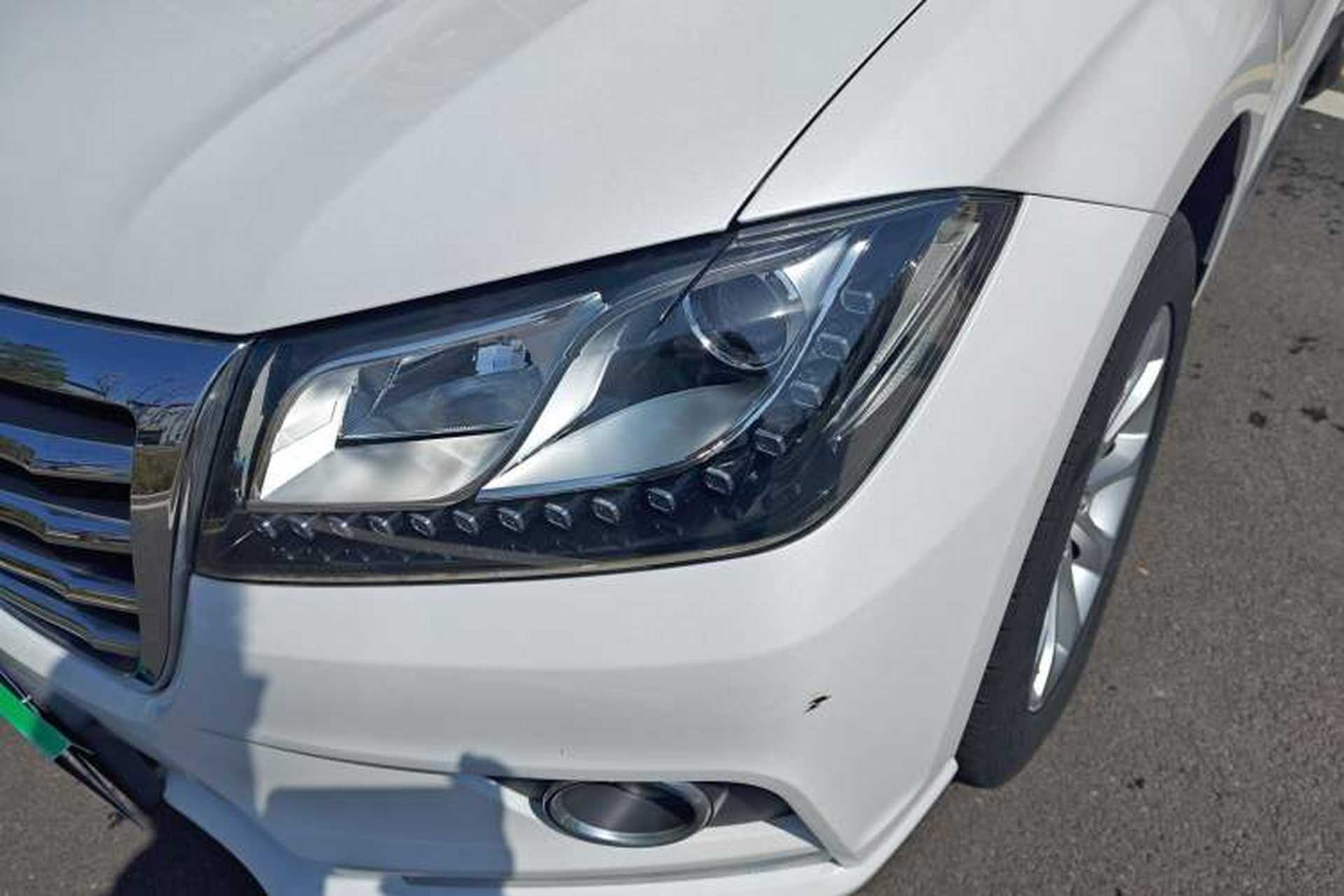 Used Haval H2 2017 Red-Label 1.5T Manual Two-Wheel-Drive Elite Model Left Front Headlight
