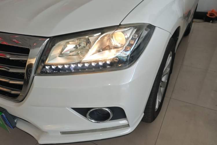 Used Haval H2 2017 Red-Label 1.5T Automatic Two-Wheel Drive Luxury Model Left Front Headlight
