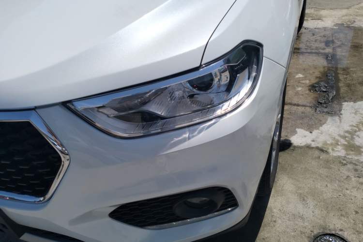 Used Haval H2 2017 Blue Label 1.5T Manual Two-Wheel Drive Luxury Model Left Front Headlight