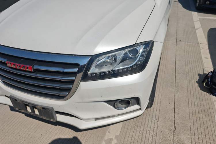 Used Haval H2 2017 Red-Label 1.5T Automatic Two-Wheel Drive Luxury Model Left Front Headlight