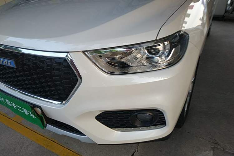 Used Haval H2 2017 Blue Label 1.5T Automatic Two-Wheel Drive Luxury Model Left Front Headlight