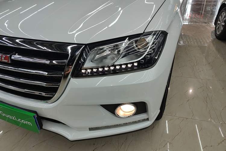 Used Haval H2 2017 Red-Label 1.5T Automatic Two-Wheel Drive Elite Model Left Front Headlight