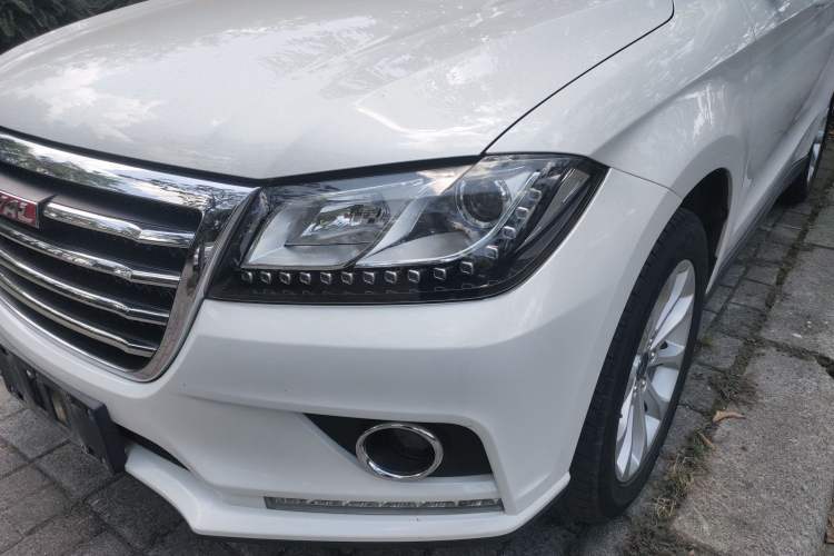 Used Haval H2 2017 Red-Label 1.5T Manual Two-Wheel Drive Luxury Model Left Front Headlight
