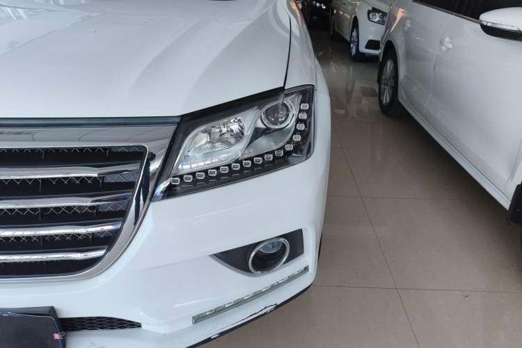 Used Haval H2 2017 Red-Label 1.5T Manual Two-Wheel Drive Comfort Model Left Front Headlight