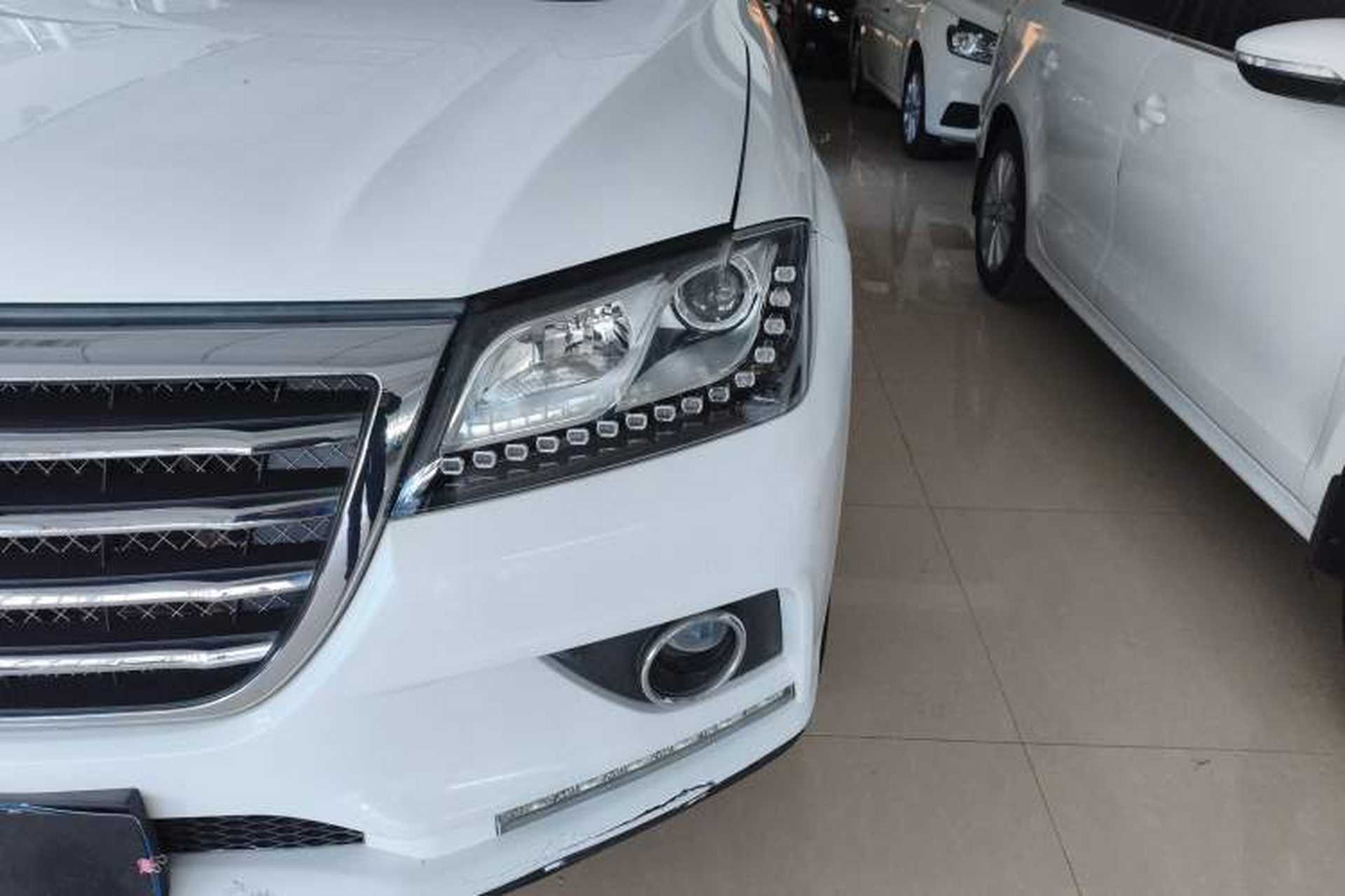 Used Haval H2 2017 Red-Label 1.5T Manual Two-Wheel Drive Comfort Model Left Front Headlight