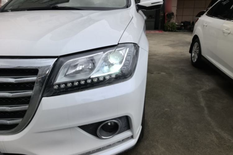 Used Haval H2 2017 Red-Label 1.5T Automatic Two-Wheel Drive Luxury Model Left Front Headlight