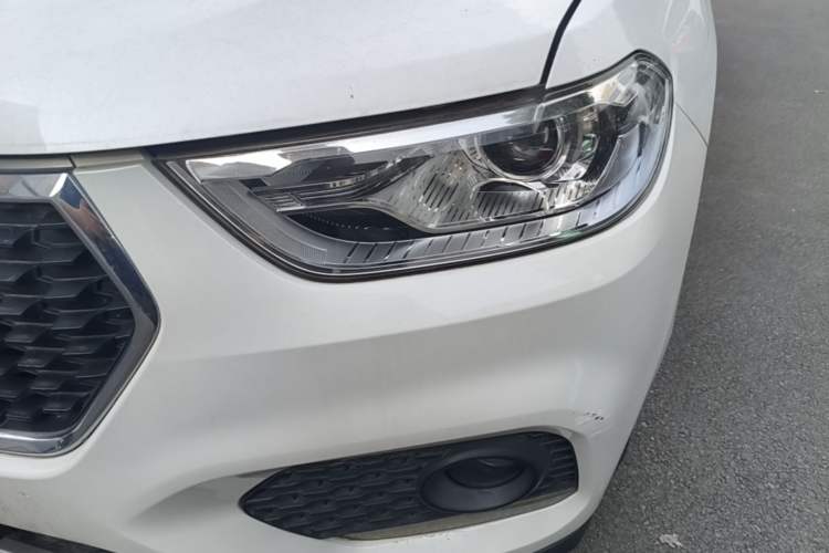 Used Haval H2 2017 Blue Label 1.5T Manual Two-Wheel Drive Elite Model Left Front Headlight