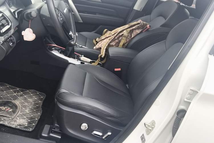 Used Haval H2 2017 Blue Label 1.5T Manual Two-Wheel Drive Luxury Model Left Front Seat