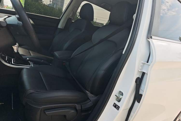 Used Haval H2 2017 Red-Label 1.5T Automatic Two-Wheel Drive Elite Model Left Front Seat
