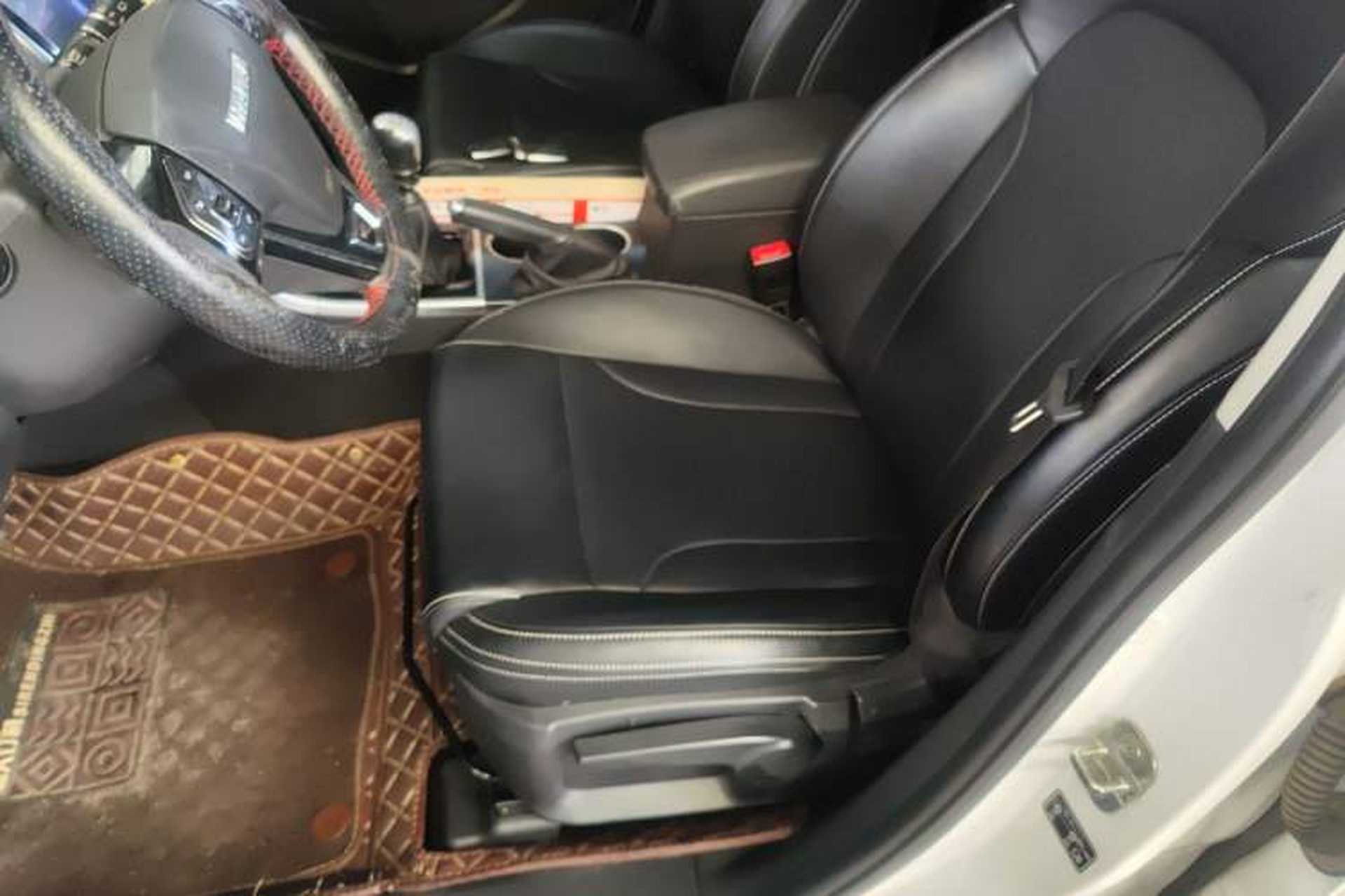 Used Haval H2 2017 Red-Label 1.5T Manual Two-Wheel Drive Comfort Model Left Front Seat