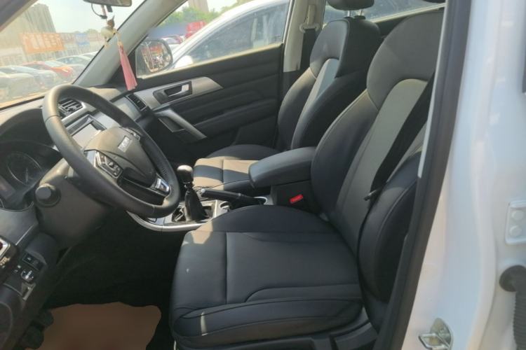 Used Haval H2 2017 Red-Label 1.5T Manual Two-Wheel-Drive Elite Model Left Front Seat