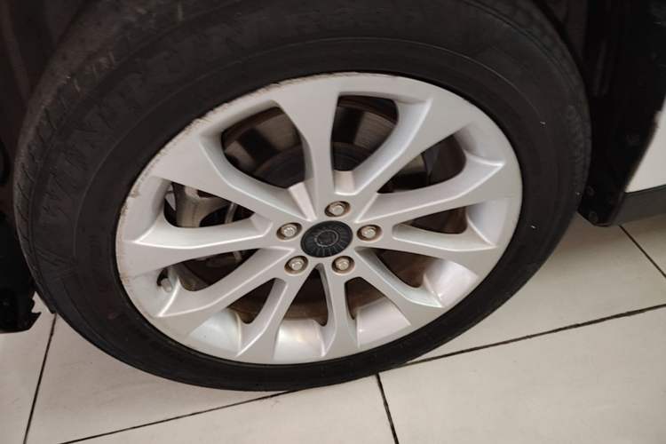 Used Haval H2 2017 Red-Label 1.5T Automatic Two-Wheel Drive Luxury Model Left Front Wheel Hub