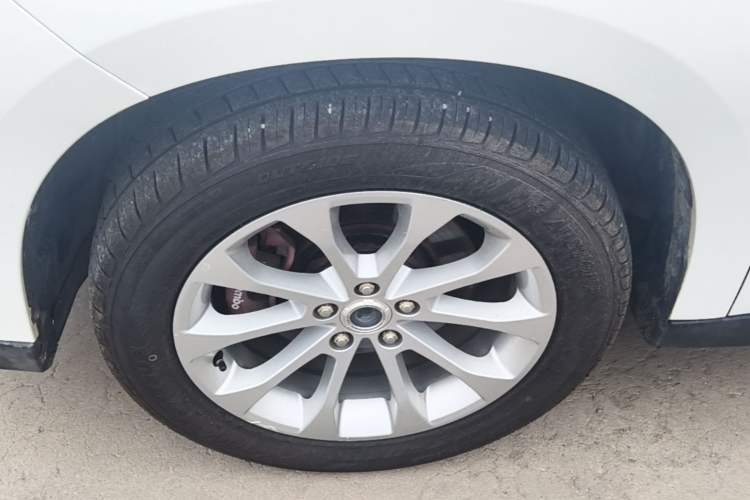 Used Haval H2 2017 Blue Label 1.5T Manual Two-Wheel Drive Luxury Model Left Front Wheel Hub