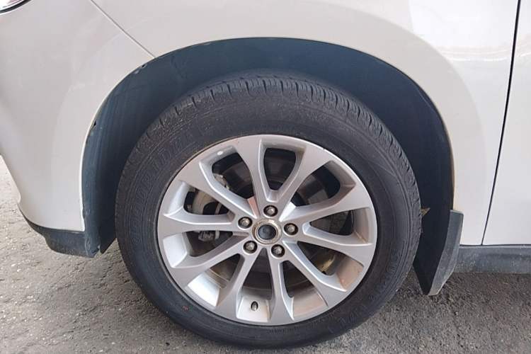 Used Haval H2 2017 Blue Label 1.5T Automatic Two-Wheel Drive Elite Model Left Front Wheel Hub