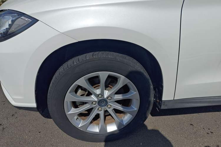 Used Haval H2 2017 Red-Label 1.5T Manual Two-Wheel-Drive Elite Model Left Front Wheel Hub