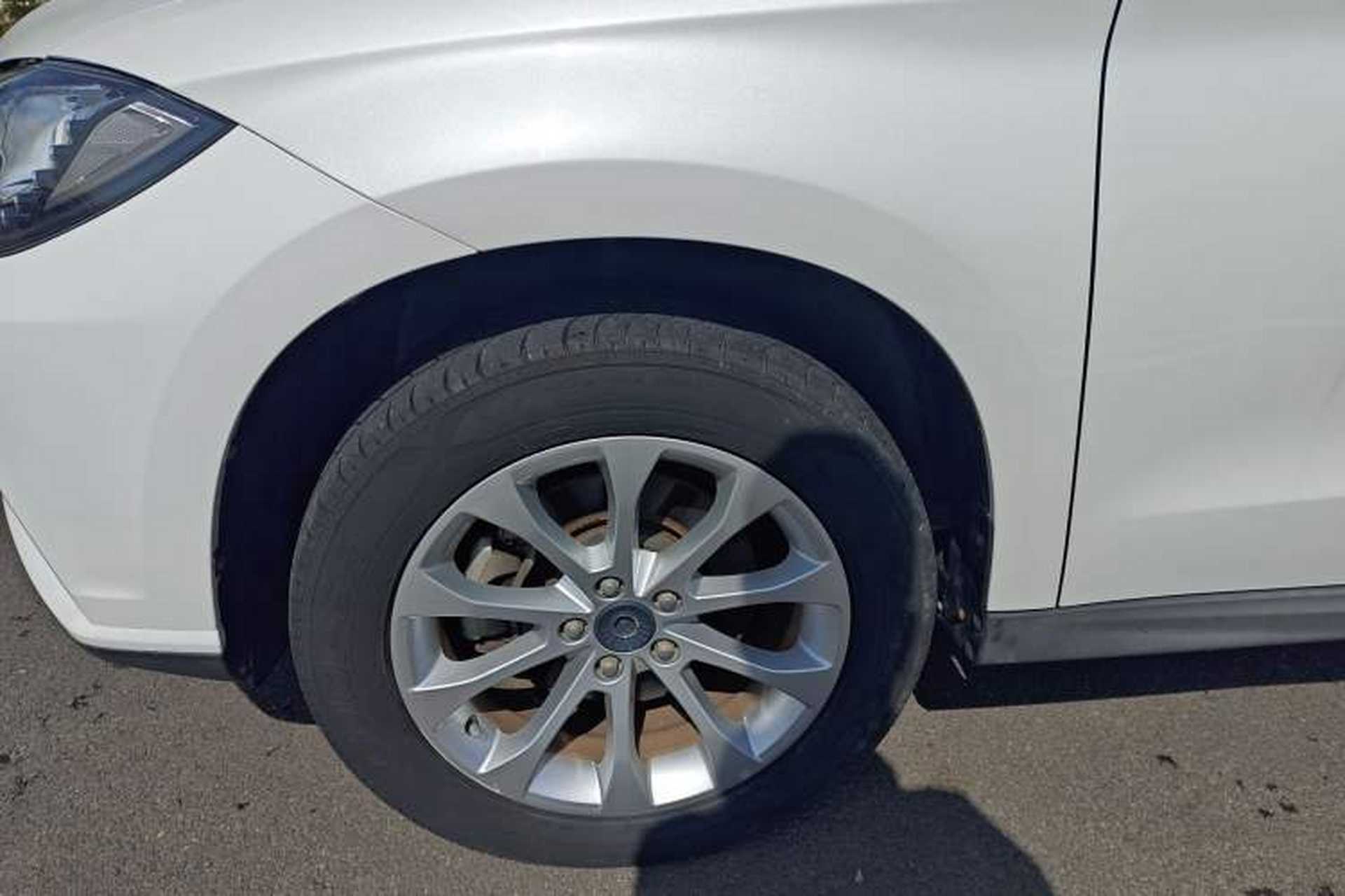 Used Haval H2 2017 Red-Label 1.5T Manual Two-Wheel-Drive Elite Model Left Front Wheel Hub