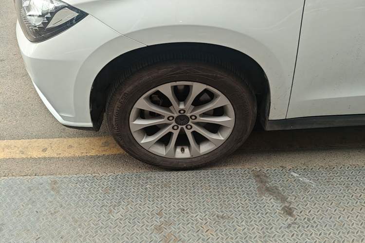 Used Haval H2 2017 Red-Label 1.5T Automatic Two-Wheel Drive Elite Model Left Front Wheel Hub