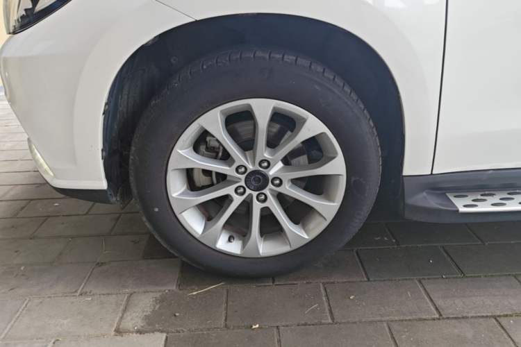 Used Haval H2 2017 Red-Label 1.5T Manual Two-Wheel-Drive Elite Model Left Front Wheel Hub
