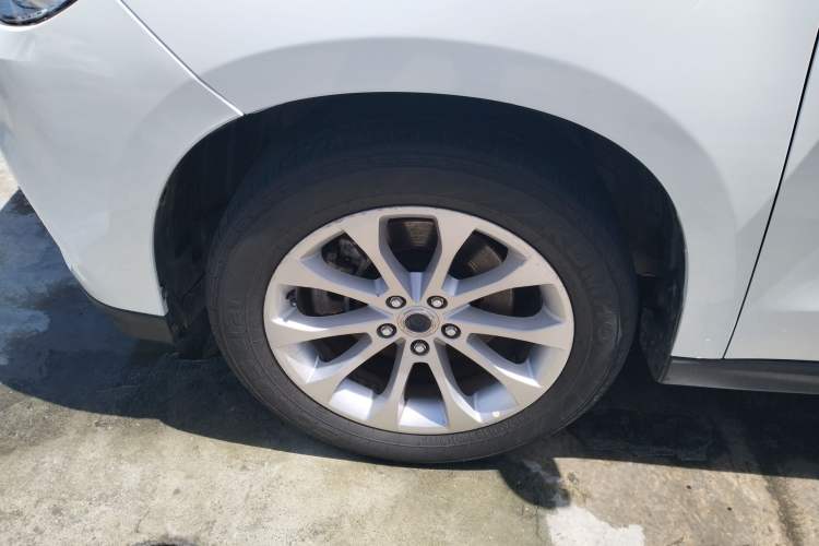Used Haval H2 2017 Blue Label 1.5T Manual Two-Wheel Drive Luxury Model Left Front Wheel Hub