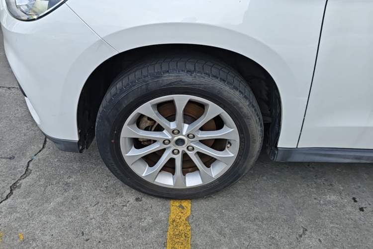 Used Haval H2 2017 Blue Label 1.5T Manual Two-Wheel Drive Elite Model Left Front Wheel Hub