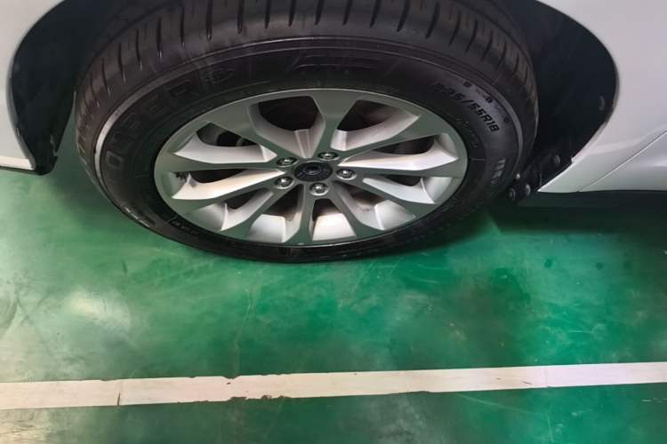 Used Haval H2 2017 Red-Label 1.5T Automatic Two-Wheel Drive Luxury Model Left Front Wheel Hub