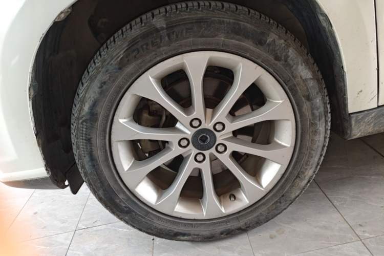 Used Haval H2 2017 Red-Label 1.5T Automatic Two-Wheel Drive Elite Model Left Front Wheel Hub
