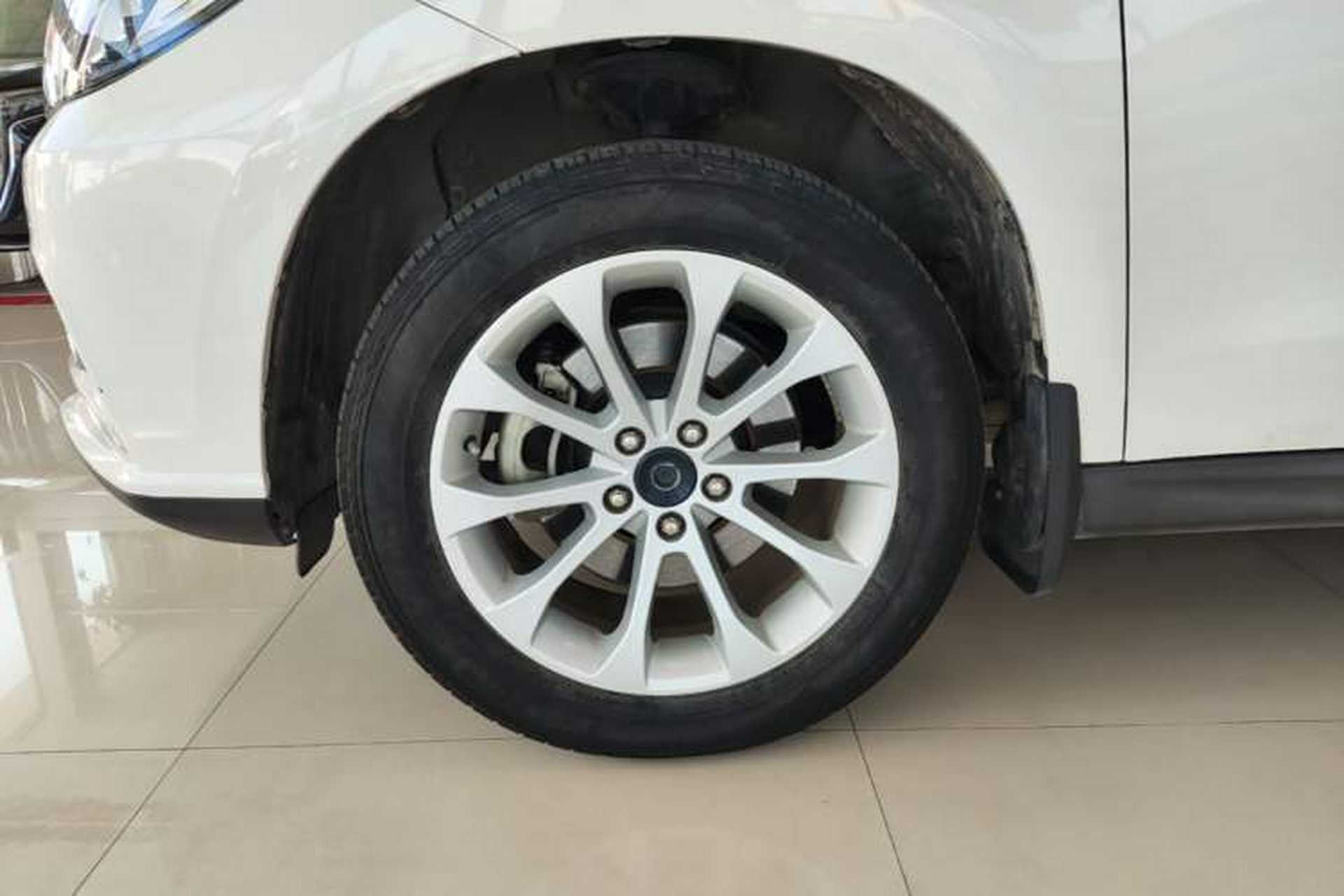 Used Haval H2 2017 Red-Label 1.5T Automatic Two-Wheel Drive Elite Model Left Front Wheel Hub