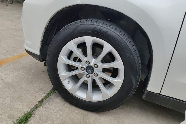 Used Haval H2 2017 Red-Label 1.5T Automatic Two-Wheel Drive Luxury Model Left Front Wheel Hub