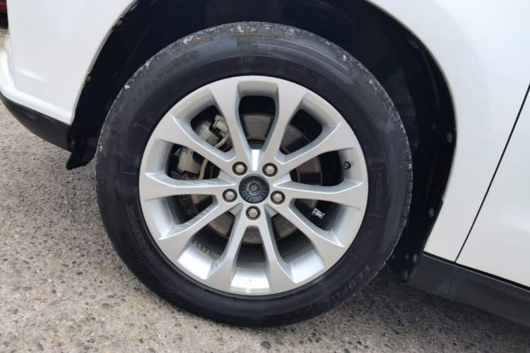Used Haval H2 2017 Red-Label 1.5T Automatic Two-Wheel Drive Luxury Model Left Front Wheel Hub