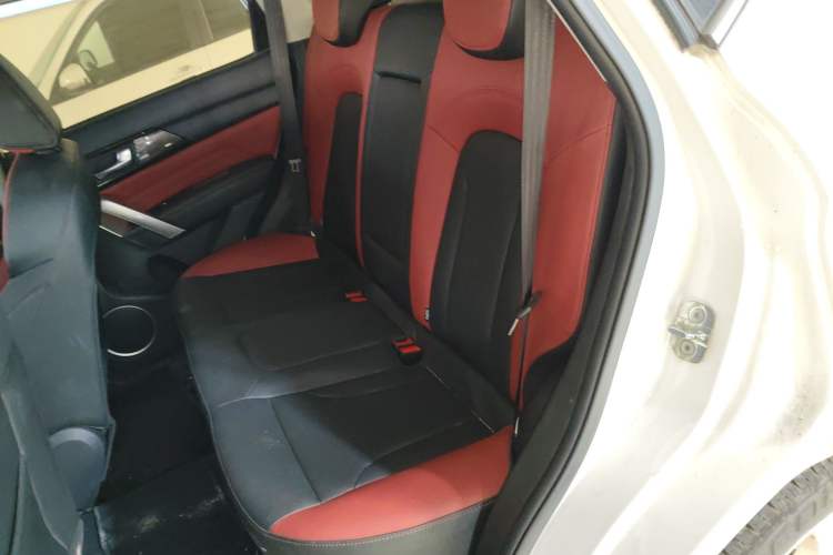 Used Haval H2 2017 Blue Label 1.5T Manual Two-Wheel Drive Elite Model Left Rear Seat