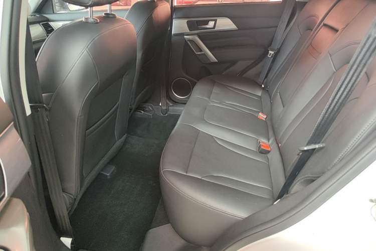 Used Haval H2 2017 Red-Label 1.5T Manual Two-Wheel-Drive Elite Model Left Rear Seat