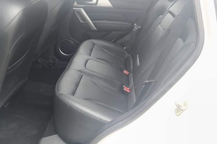 Used Haval H2 2017 Blue Label 1.5T Manual Two-Wheel Drive Luxury Model Left Rear Seat