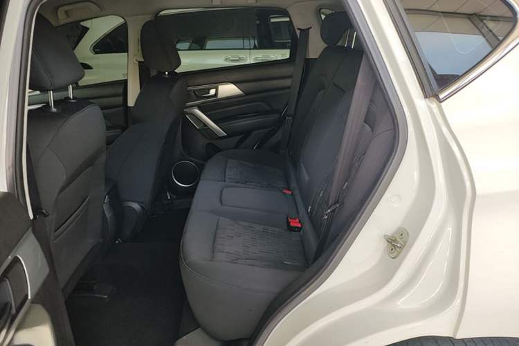 Used Haval H2 2017 Red-Label 1.5T Manual Two-Wheel Drive Comfort Model Left Rear Seat