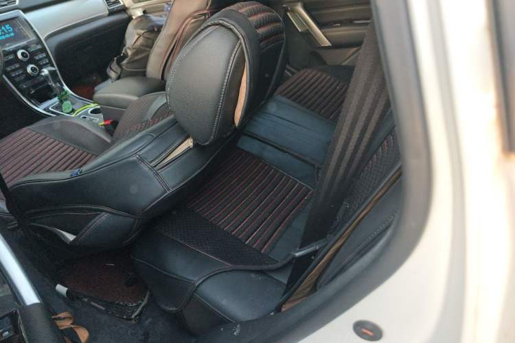 Used Haval H2 2017 Red-Label 1.5T Automatic Two-Wheel Drive Luxury Model Left Rear Seat