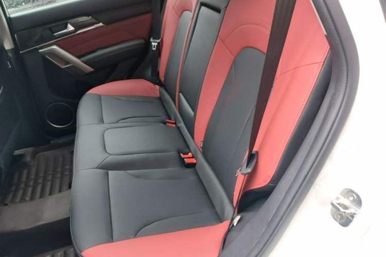 Used Haval H2 2017 Blue Label 1.5T Automatic Two-Wheel Drive Prestige Model Left Rear Seat