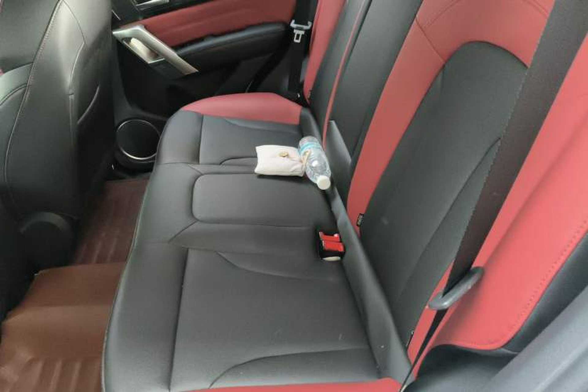 Used Haval H2 2017 Blue Label 1.5T Manual Two-Wheel Drive Luxury Model Left Rear Seat