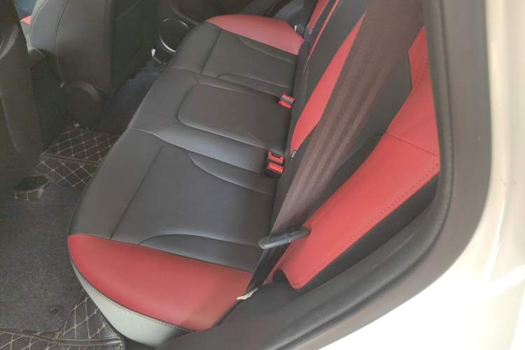 Used Haval H2 2017 Blue Label 1.5T Automatic Two-Wheel Drive Prestige Model Left Rear Seat