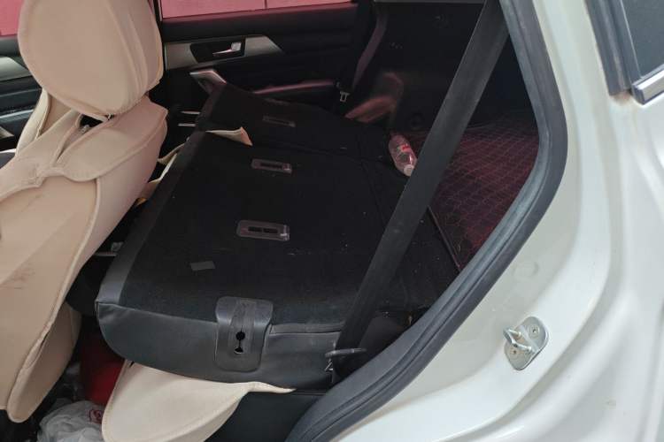 Used Haval H2 2017 Red-Label 1.5T Automatic Two-Wheel Drive Elite Model Left Rear Seat