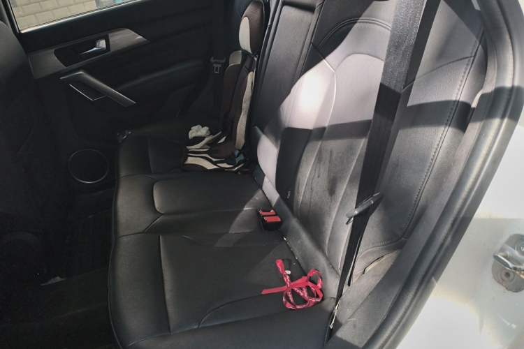 Used Haval H2 2017 Red-Label 1.5T Manual Two-Wheel-Drive Elite Model Left Rear Seat