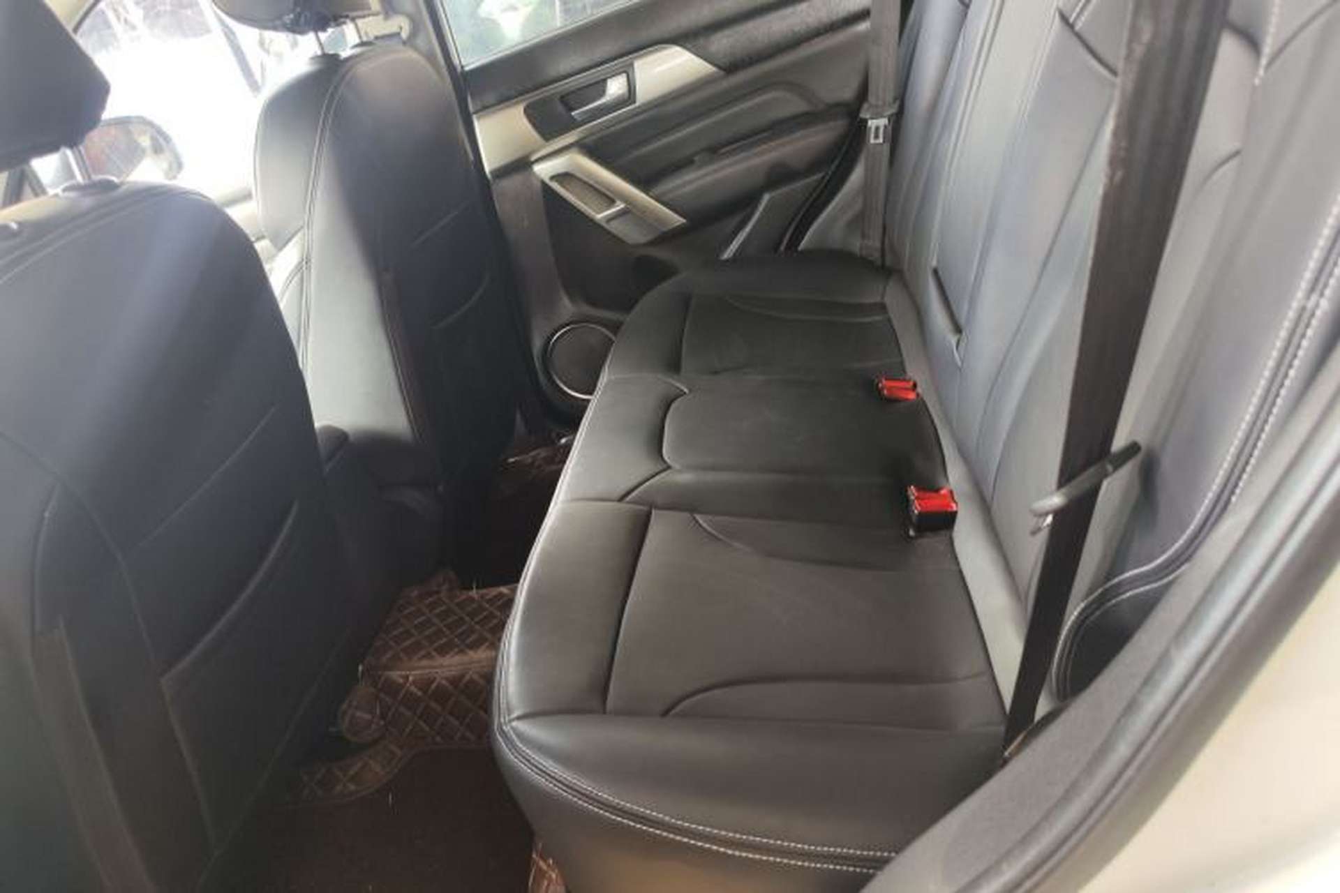 Used Haval H2 2017 Red-Label 1.5T Manual Two-Wheel Drive Comfort Model Left Rear Seat