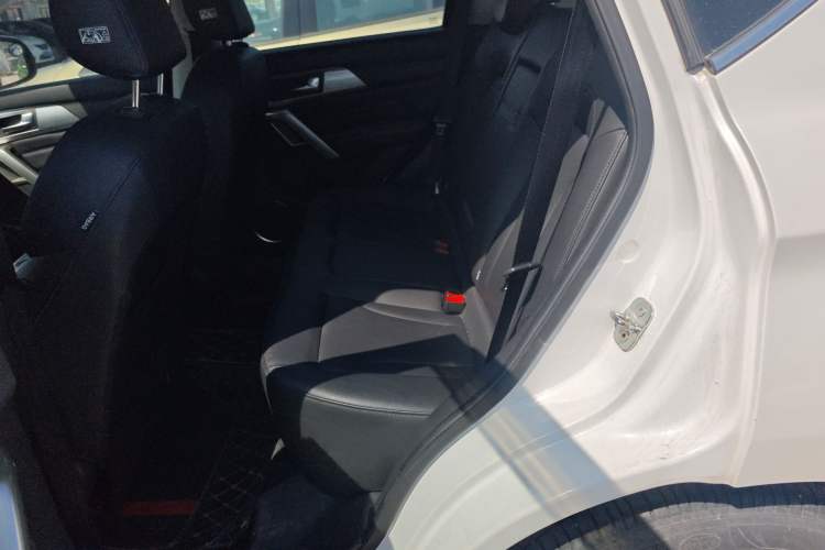 Used Haval H2 2017 Red-Label 1.5T Automatic Two-Wheel Drive Luxury Model Left Rear Seat