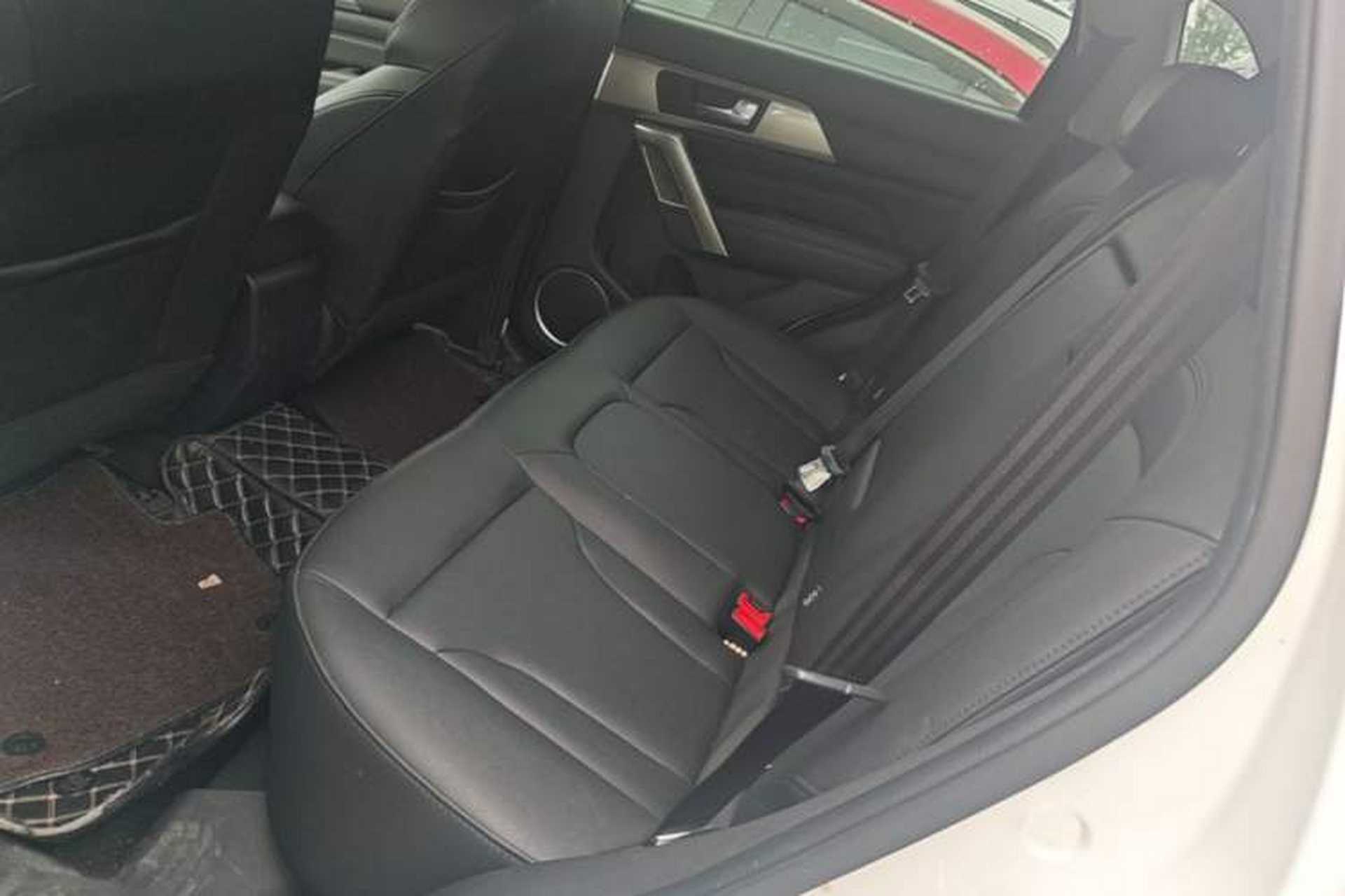 Used Haval H2 2017 Red-Label 1.5T Manual Two-Wheel Drive Luxury Model Left Rear Seat
