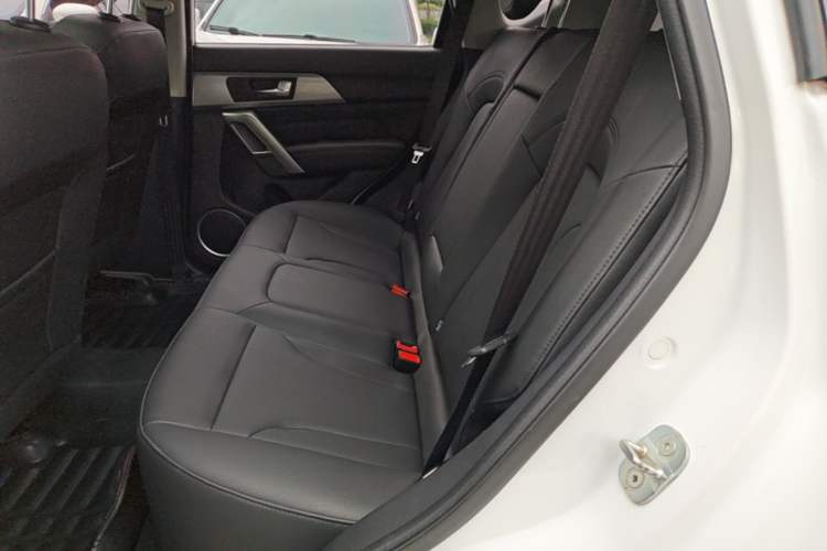 Used Haval H2 2017 Red-Label 1.5T Manual Two-Wheel Drive Luxury Model Left Rear Seat